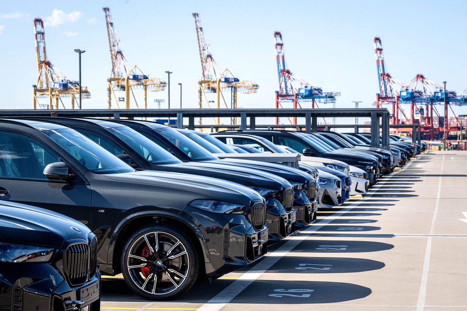 Hinter den deutschen Premium-Autobauern liegen harte Monate - auch wegen der US-Zölle. (Symbolbild)