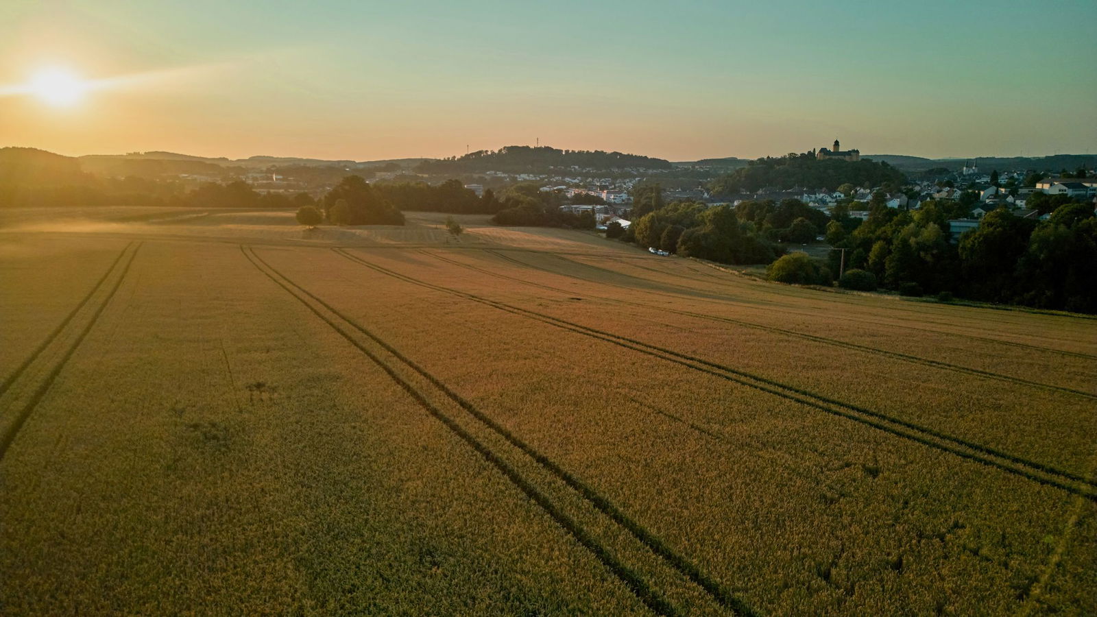 Die Hitze kann für Menschen zur Gefahr werden.
