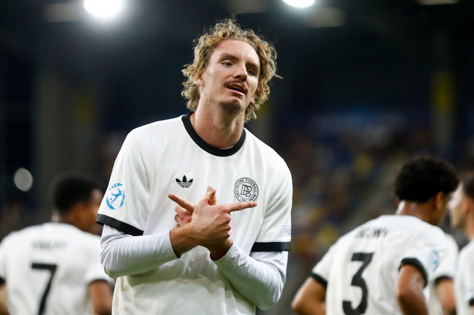 Nick Woltemade steht beim FC Bayern hoch im Kurs.