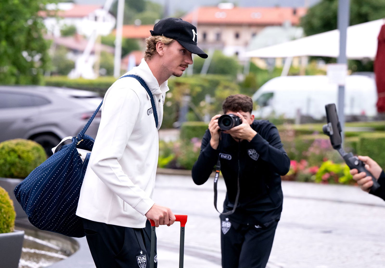 Nick Woltemade und der VfB Stuttgart kamen am Montag am Tegernsee an.