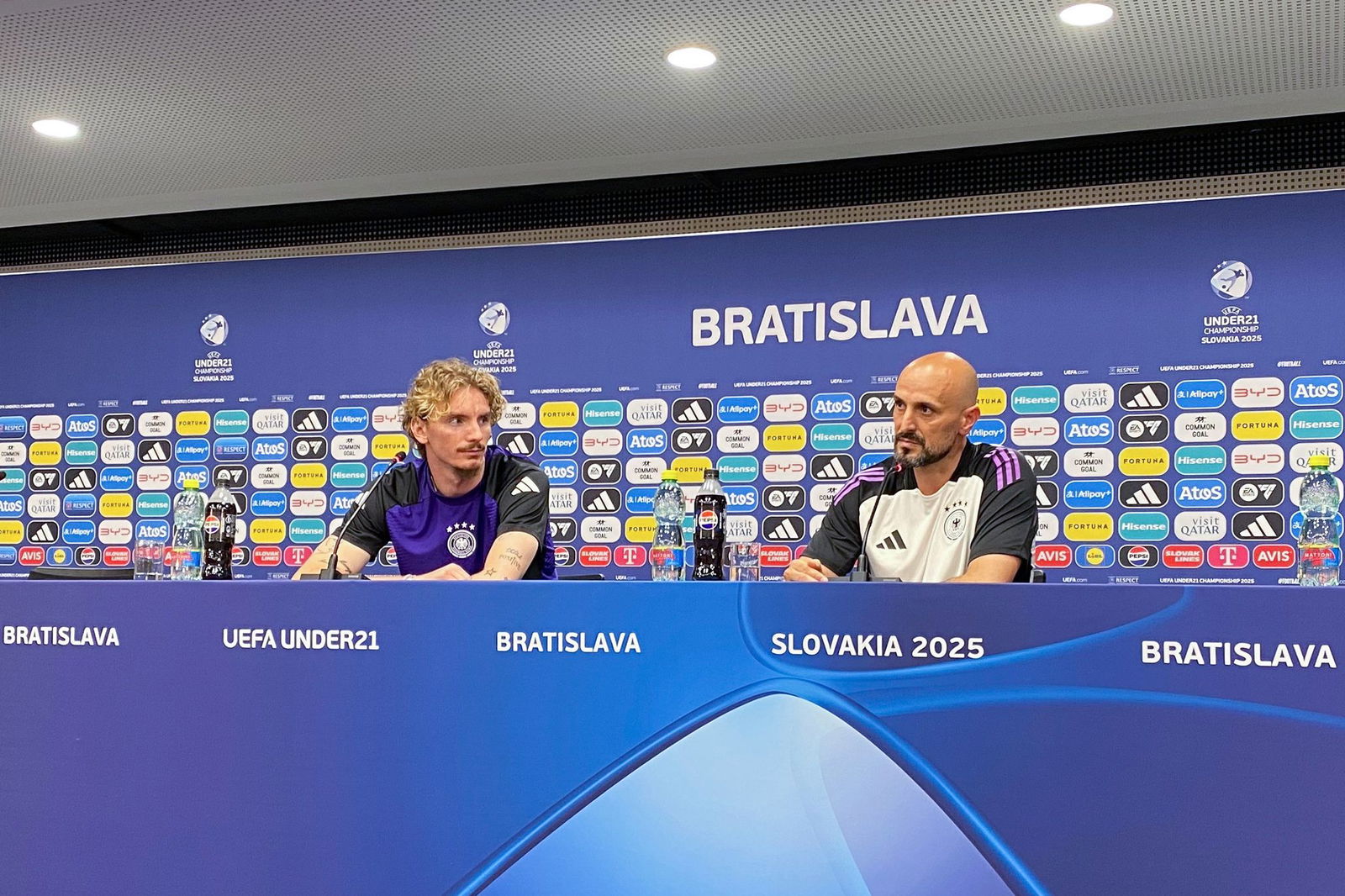 Ncik Woltemade (l) trumpfte bei der U21-EM in der Slowakei groß auf.