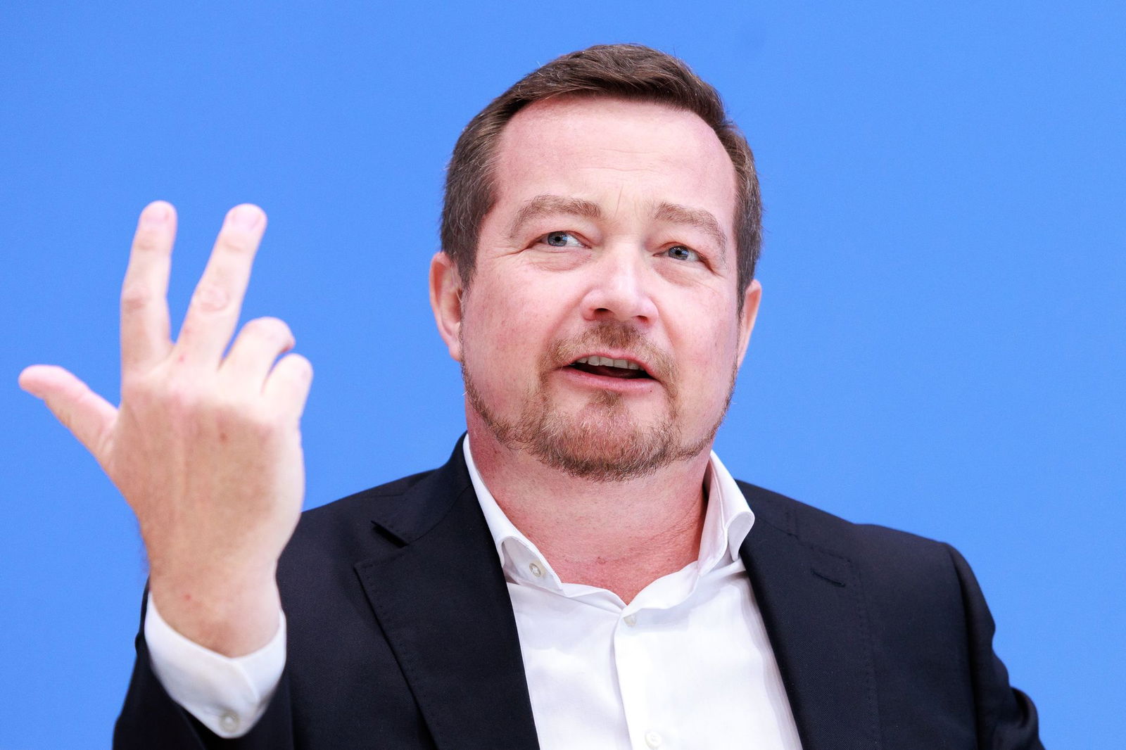 Es ist der erste Jahresbericht, den der Polizeibeauftragte des Bundes, Uli Grötsch, vorstellt.