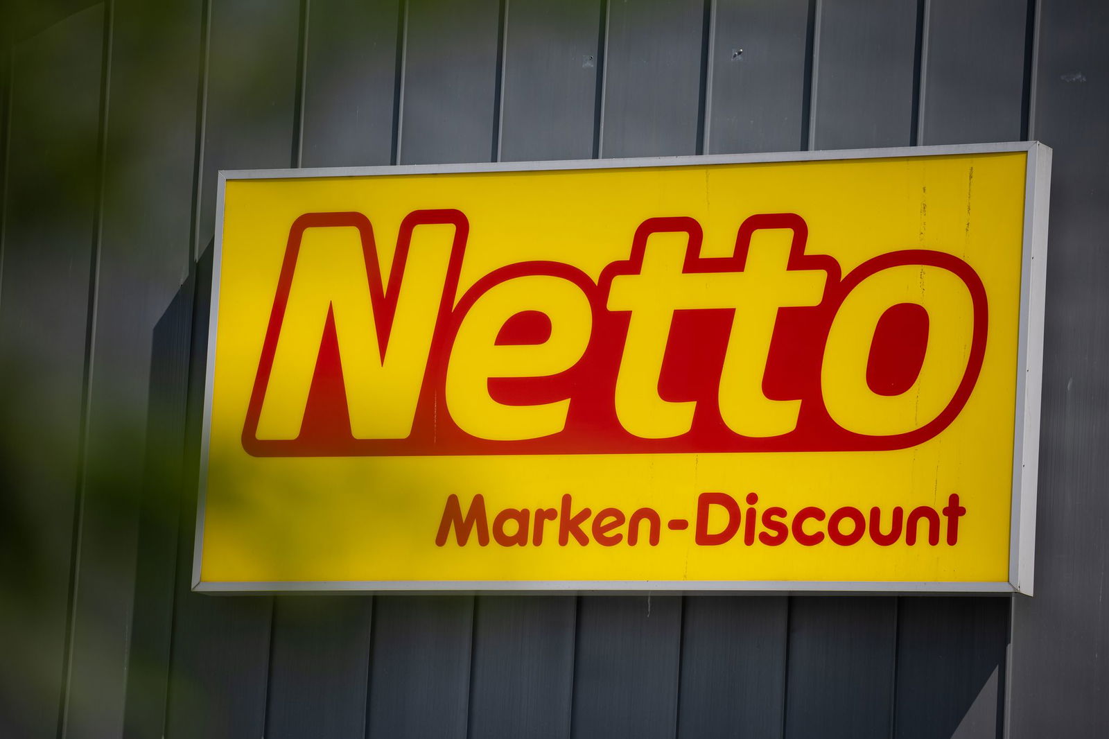 Der Lebensmitteldiscounter Netto informiert über einen Warenrückruf. (Archivbild) 