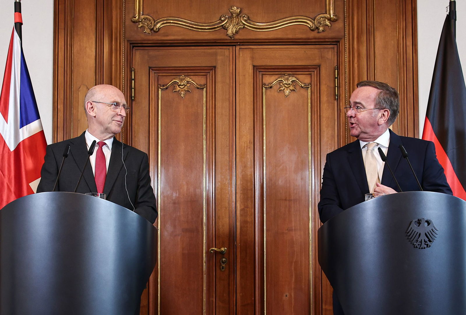 Der britische Verteidigungsminister Joh Healey und Bundesverteidigungsminister Boris Pistorius leiten gemeinsam die virtuelle Sitzung der Ukraine-Kontaktgruppe. (Archivbild)