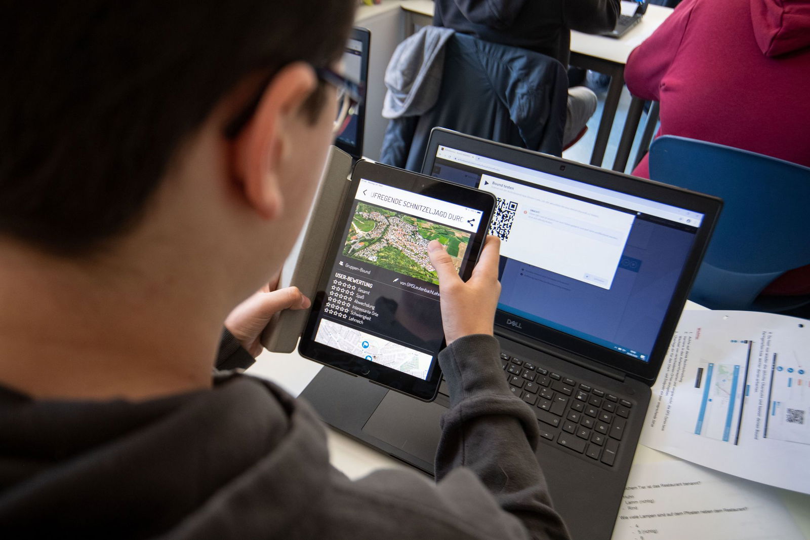 Wie funktionieren mein Handy, der Laptop und die Spielekonsole? Warum betrifft mich KI? Um diese Themen soll es im Informatikunterricht gehen. (Archivbild)