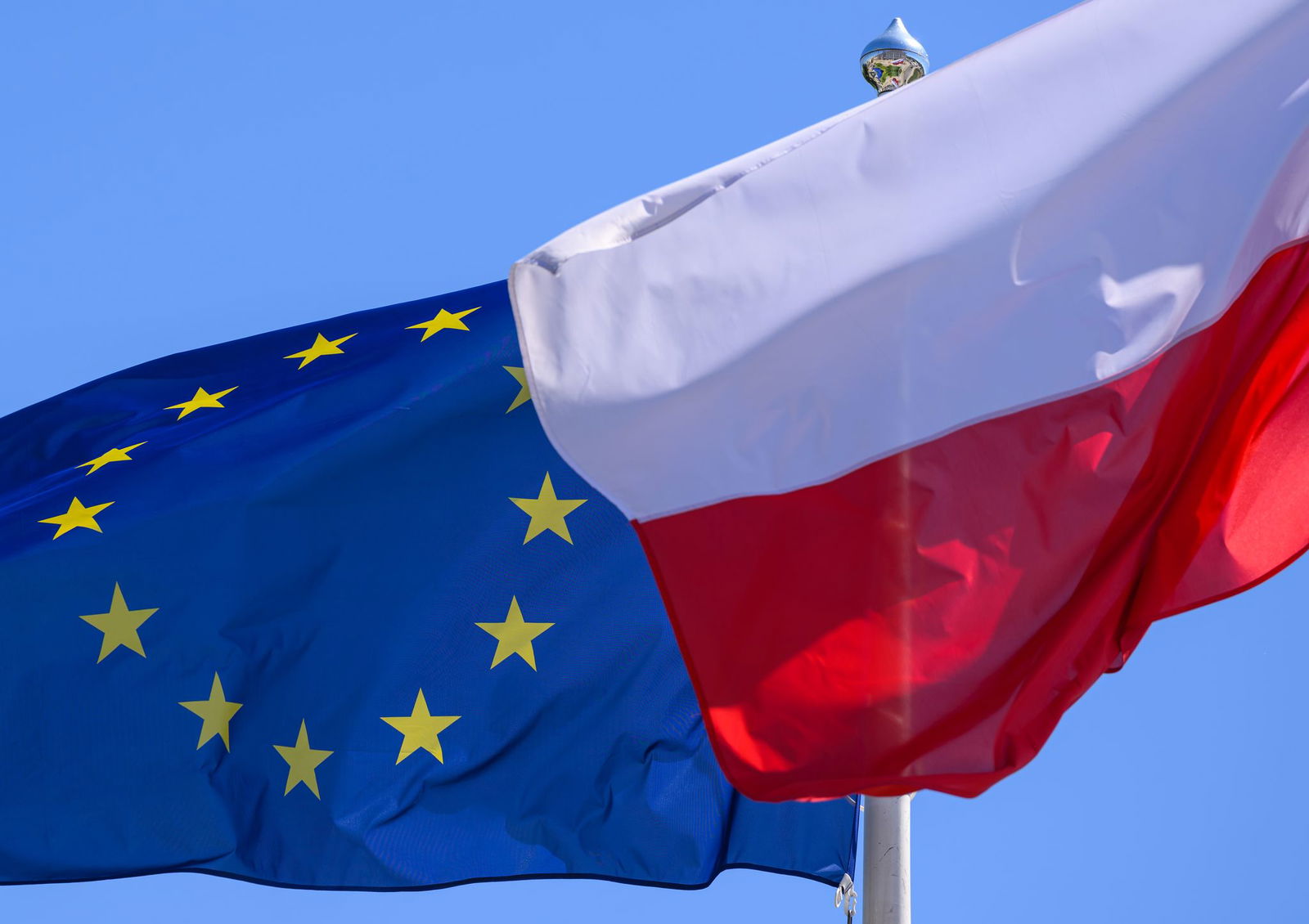 Mit den Kontrollen reagiert Warschau auf das verschärfte deutsche Grenzregime. (Illustration)