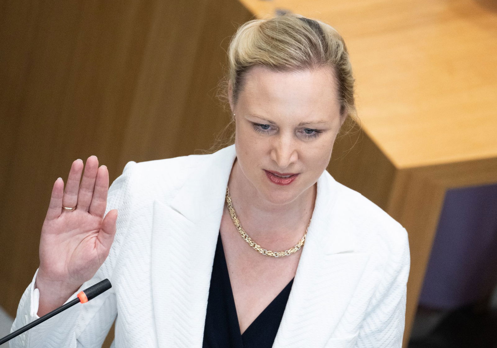 Dörte Schall (SPD) wurde am 10. Juli 2024 im Landtag in Mainz als neue Arbeits- und Sozialministerin von Rheinland-Pfalz vereidigt. (Archivbild)