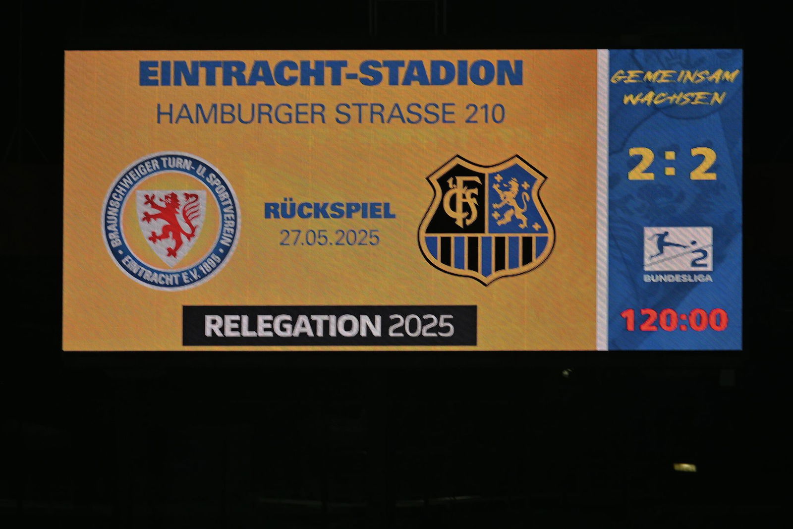 Nach verpasstem Aufstieg geht es für Saarbrücken mit einem Auswärtsspiel in Cottbus neu los. 