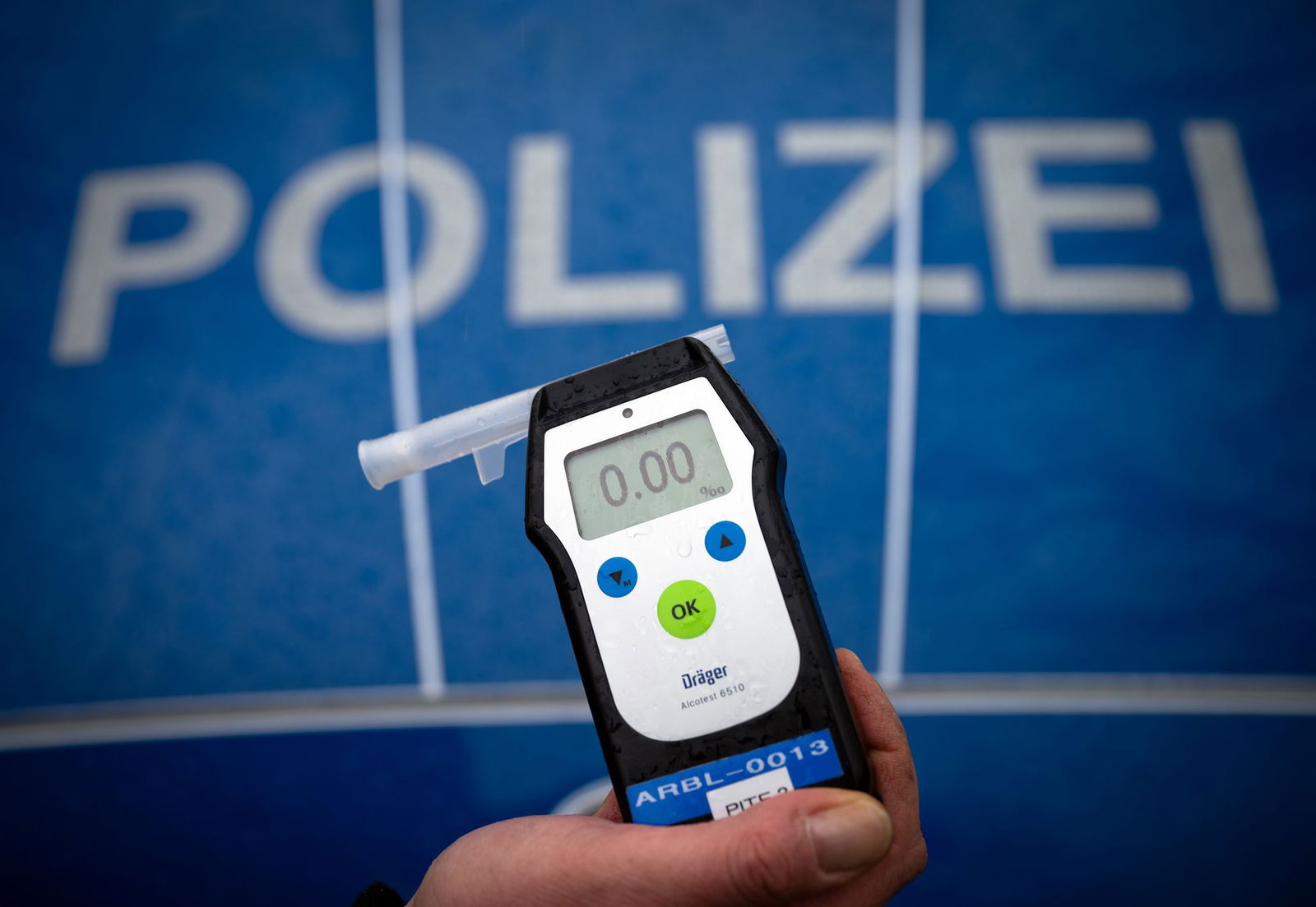 Nicht 0 sondern 3,2 Promille wurden bei einem Autofahrer auf der Autobahn 61 bei Gau-Bickelheim gemessen - ihn erwartet nun ein Strafverfahren. (Symbolbild)