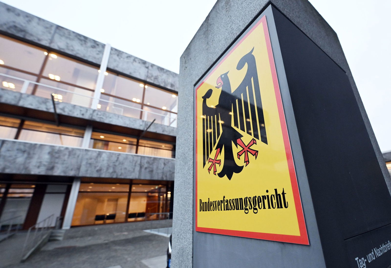 Das höchste deutsche Gericht beschäftigt sich mit einer Verfassungsbeschwerde von zwei jemenitischen Männern, deren Verwandte 2012 bei einem US-Drohnenangriff in ihrem Heimatort getötet worden waren. (Archivbild)