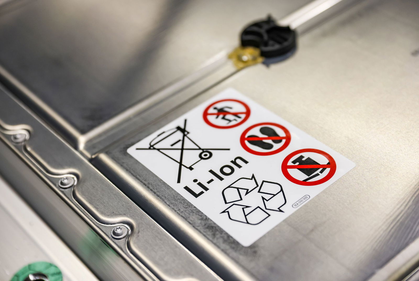 Der Rohstoff Lithium für Batterien soll künftig auch aus Rheinland-Pfalz kommen. (Symbolbild)