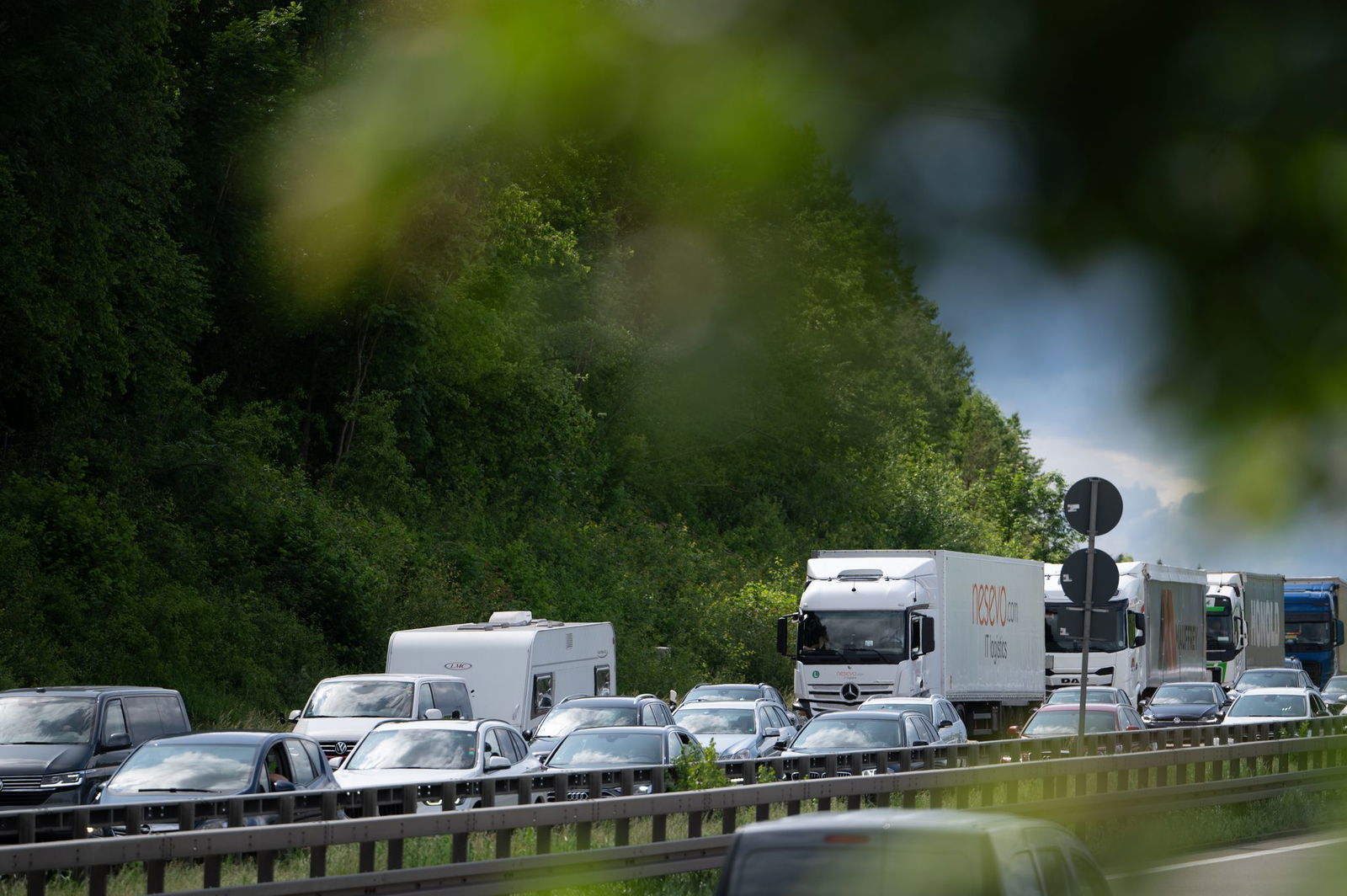 Urlauber aus anderen Bundesländern wollen durch Baden-Württemberg in den Süden fahren. (Symbolbild)