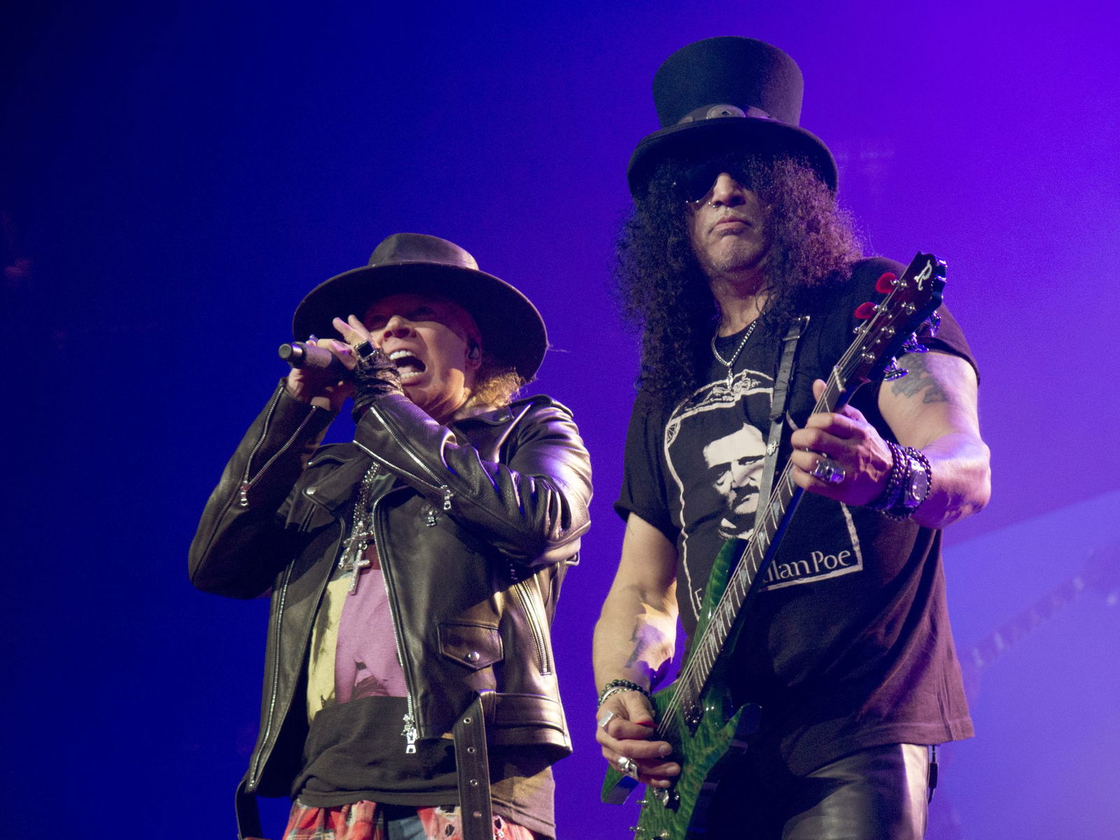 Seit 2016 tritt Slash mit Guns N' Roses und Sänger Axl Rose (l.) wieder regelmäßig auf den größten Bühnen der Welt auf. (Archivfoto) 