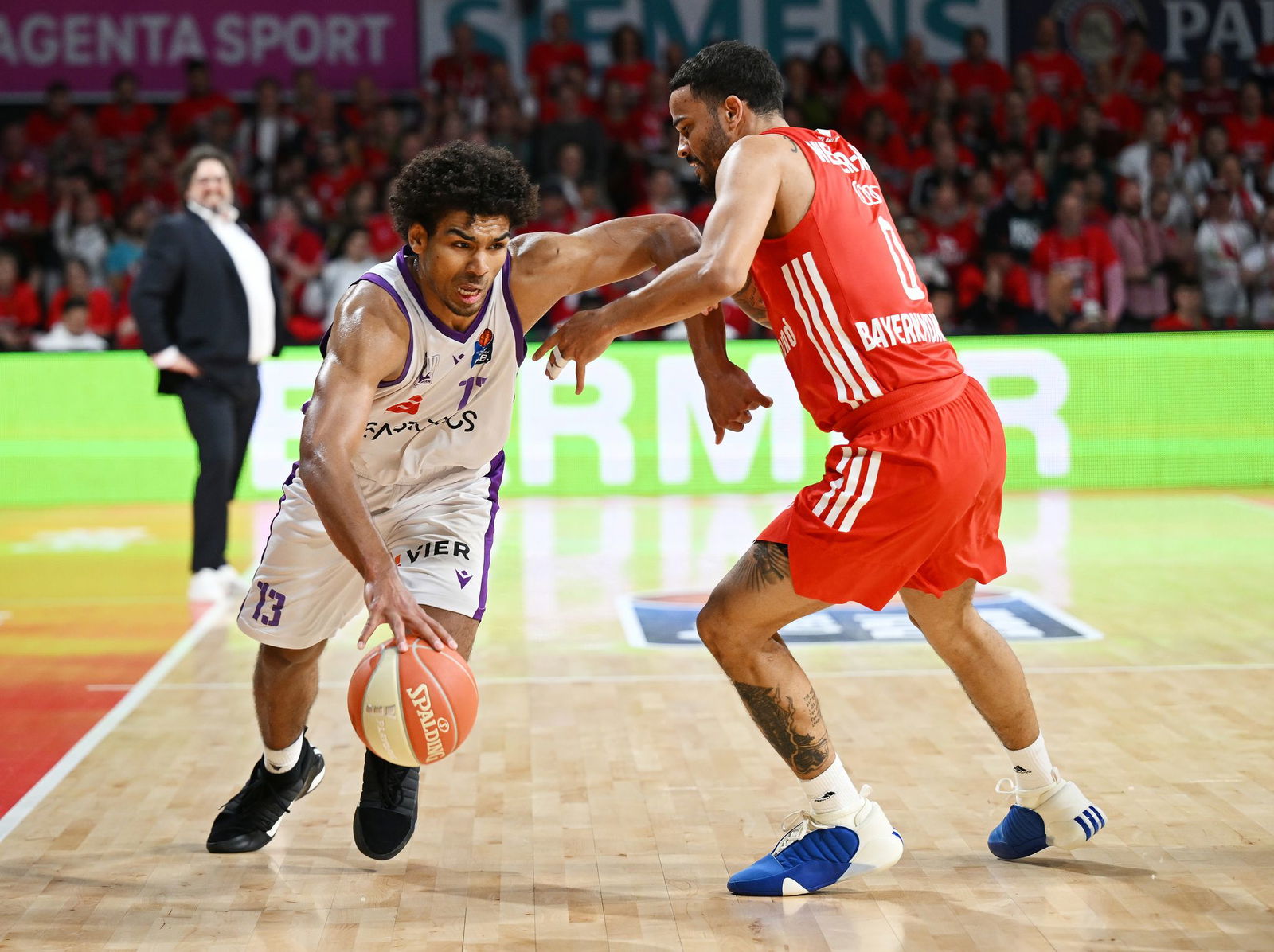 Mark Smith (l.), hier noch im Göttinger Trikot, wechselt nach Ulm.