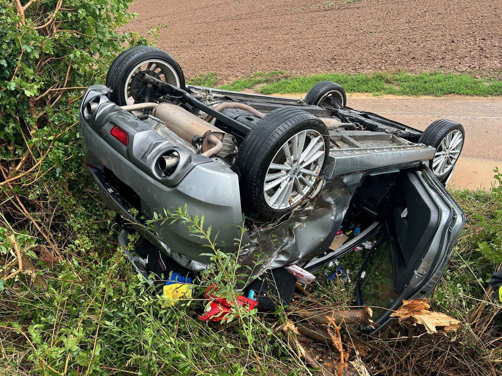 Verunfalltes Auto auf A65