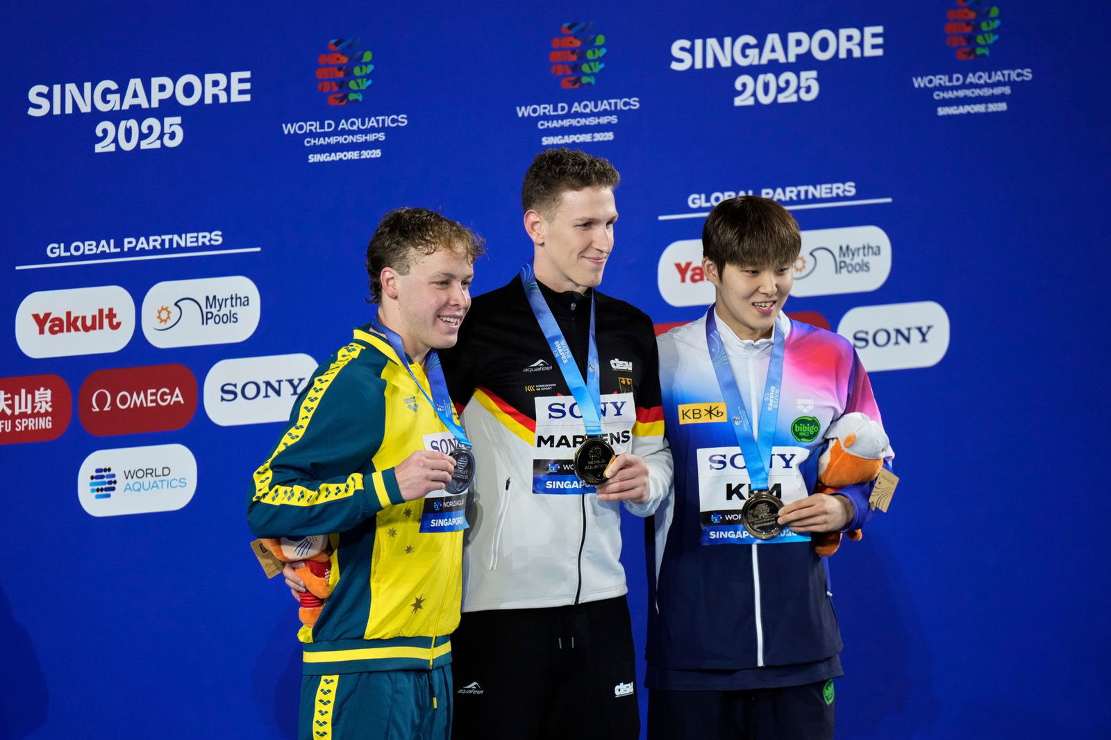 Bei der Siegerehrung war Lukas Märtens wieder bei Kräften.