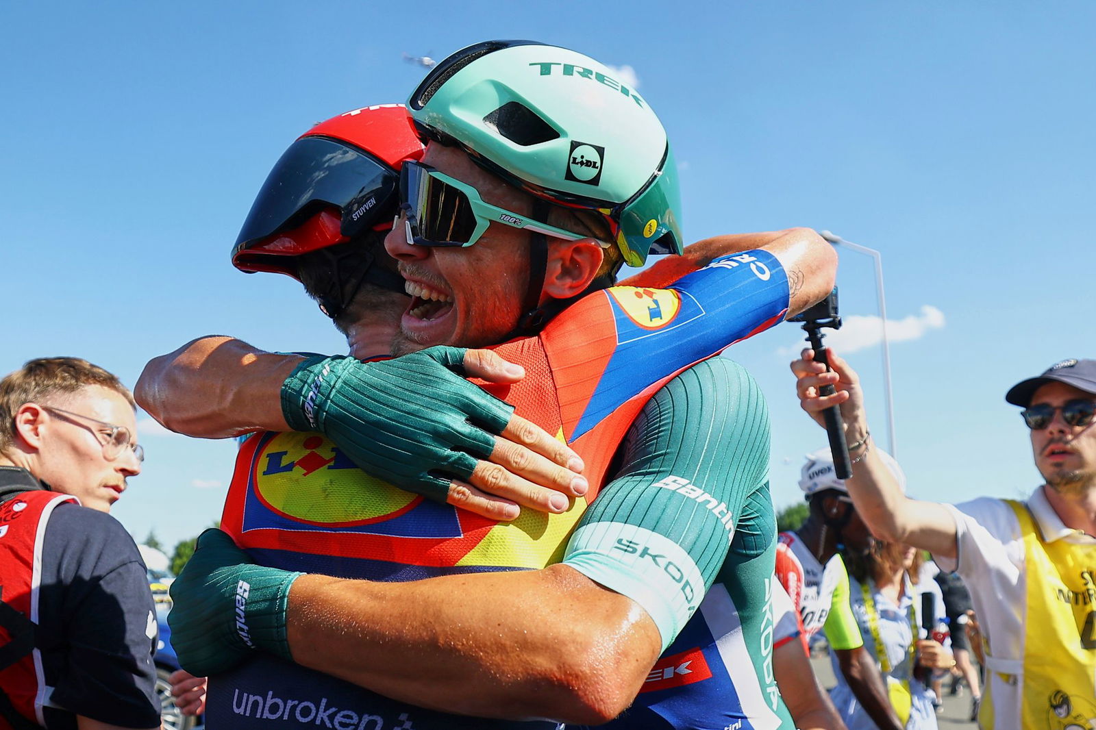 Milan bejubelt den Tagessieg.