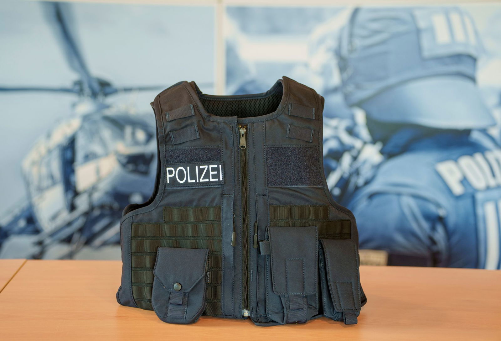 Die Anschaffung der Westen ist ein weiterer Schritt hin zu mehr Sicherheit für rheinland-pfälzische Polizisten. Den begrüßt auch die Gewerkschaft der Polizei. 