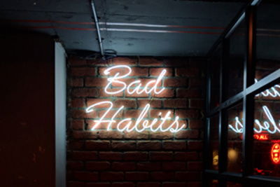 Neon: Bad habits