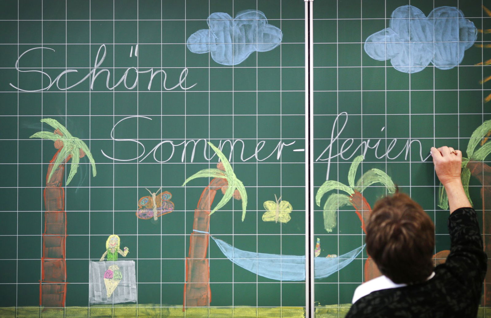 Für die Schülerinnen und Schüler im Saarland ist nun bis zum 15. August Ausspannen und Urlaub angesagt (Symbolbild). 