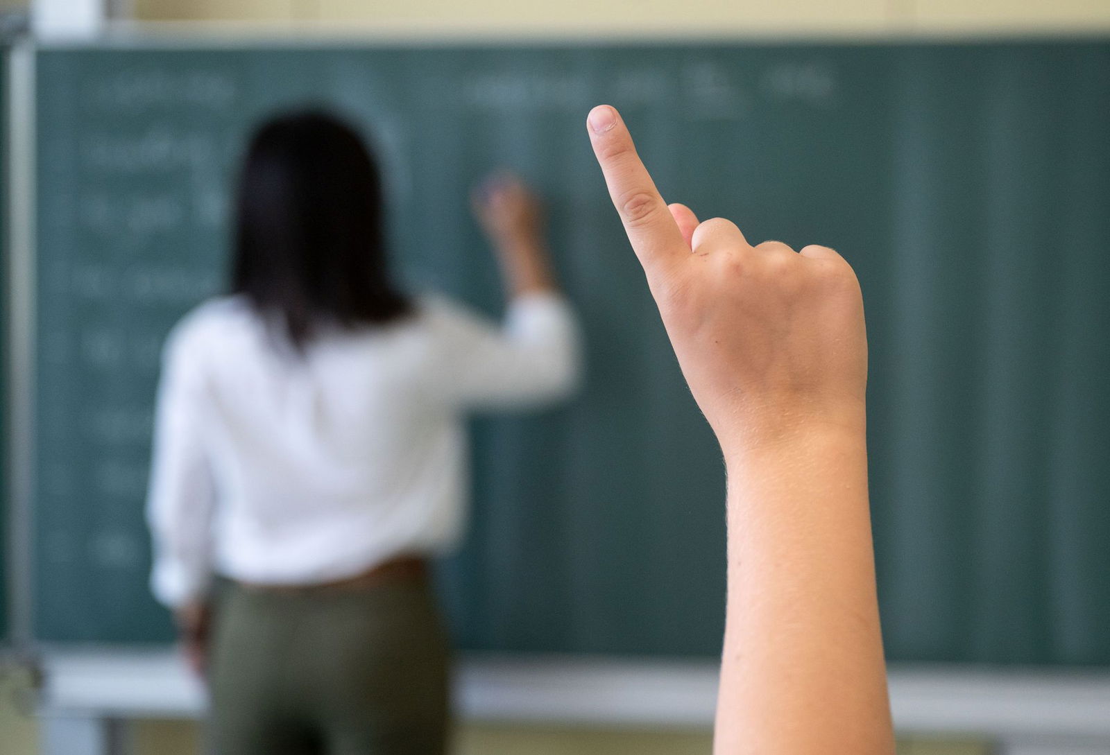 Im kommenden Schuljahr gibt es wegen der Rückkehr zu G9 weniger freie Stellen als Bewerber. (Symbolbild)