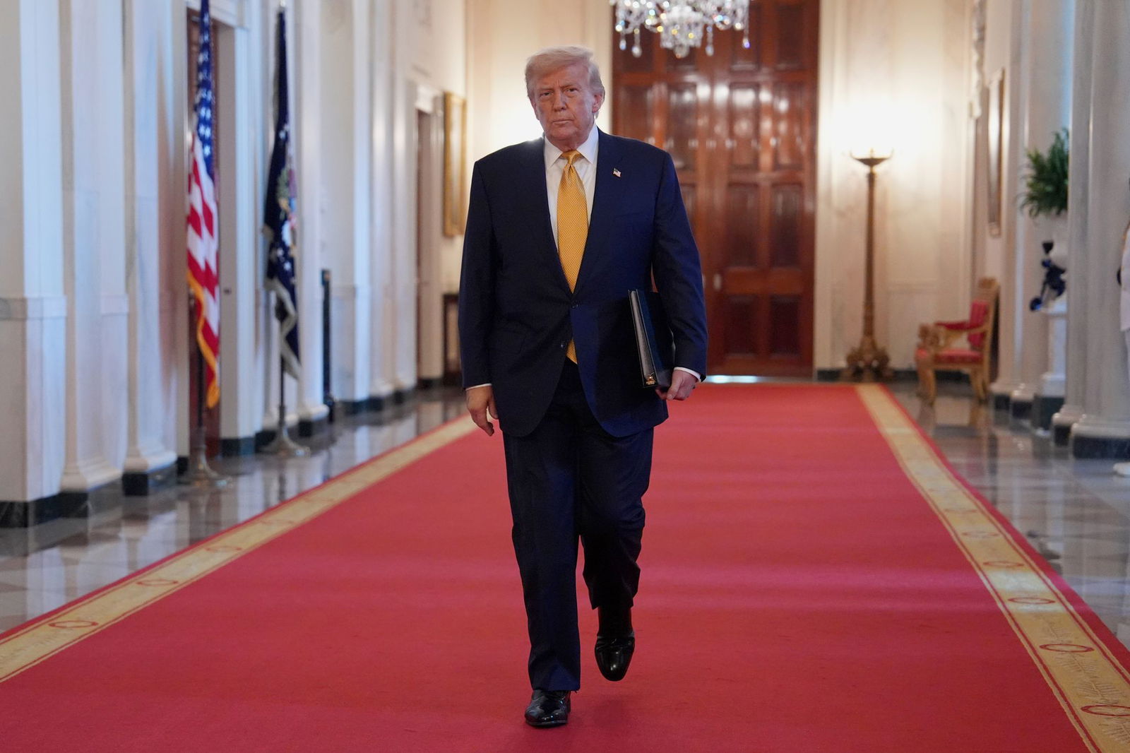 Trump springt Bolsonaro zur Seite.