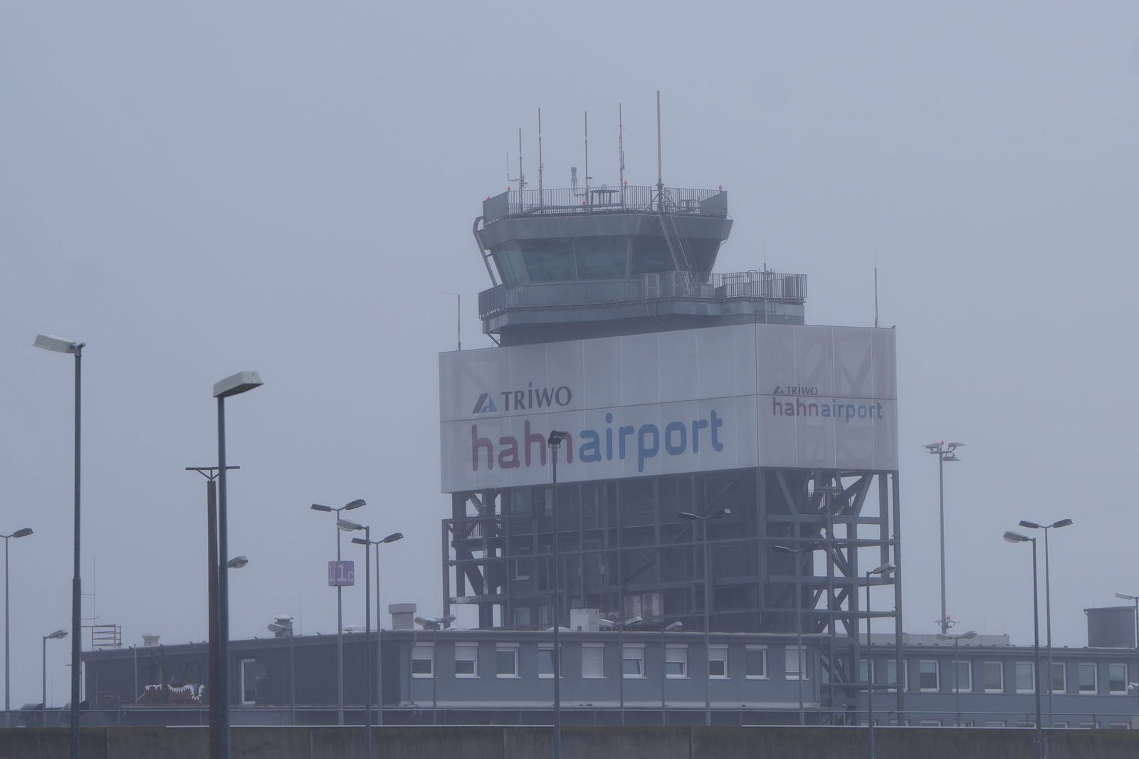 Der Geschäftsführer zeigt sich bei den Passagierzahlen für die zweite Jahreshälfte optimistisch. (Archivbild)