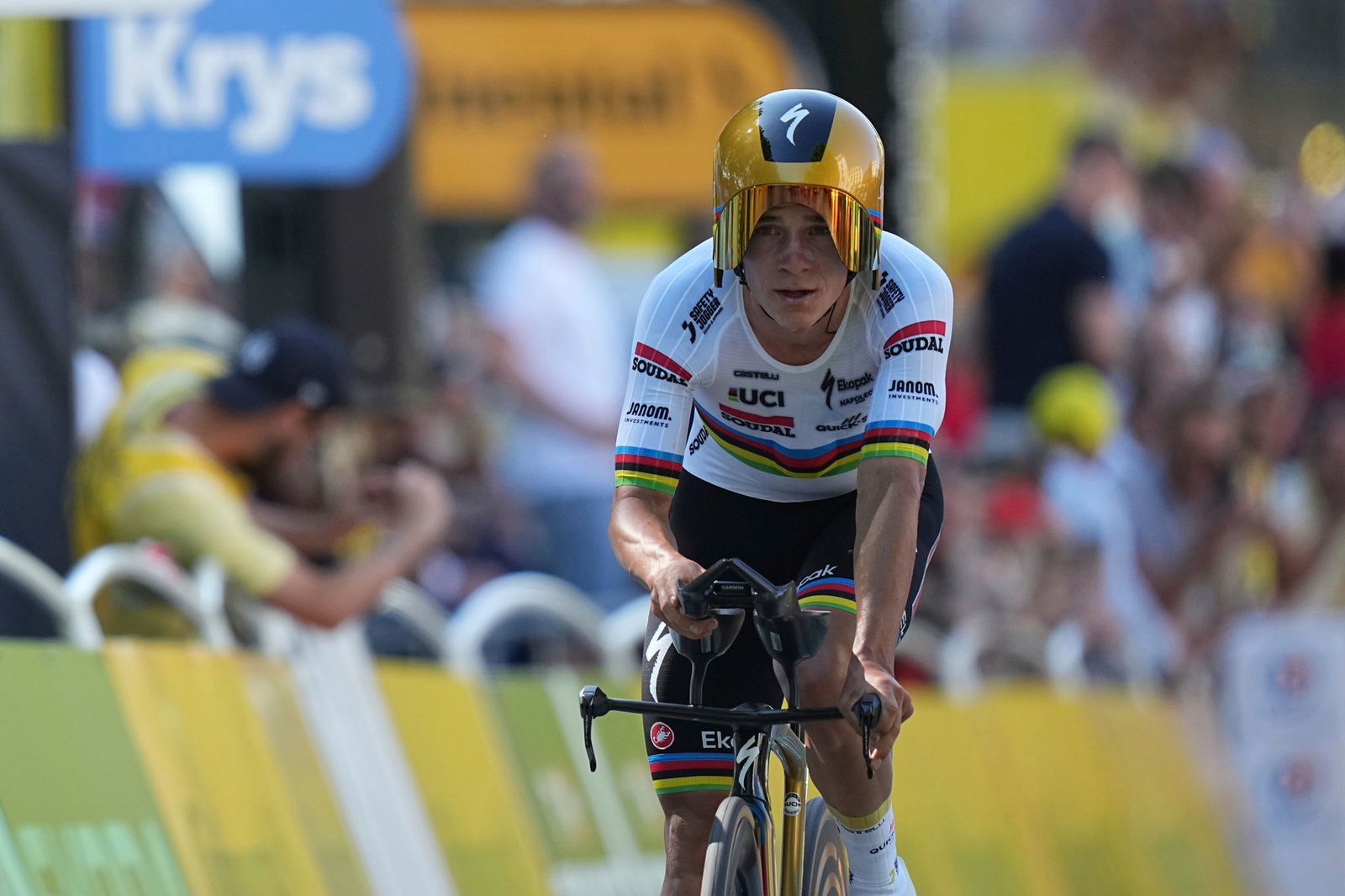 Der Belgier Remco Evenepoel gewinnt das erste Zeitfahren bei der 112. Tour. 