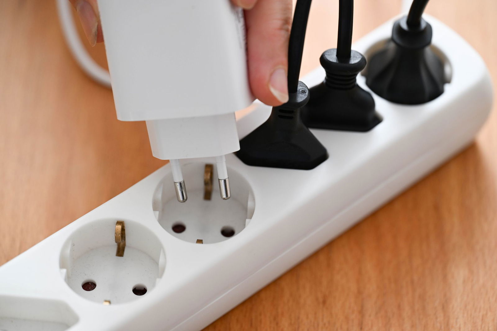 Ist genug Geld da, um die Stromsteuer für alle zu senken? (Symbolbild)