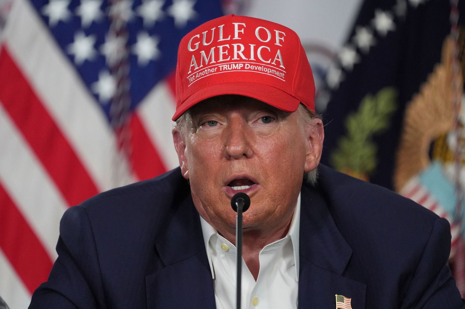 Trump besuchte in Florida eine neue Haftanstalt für Migranten. 