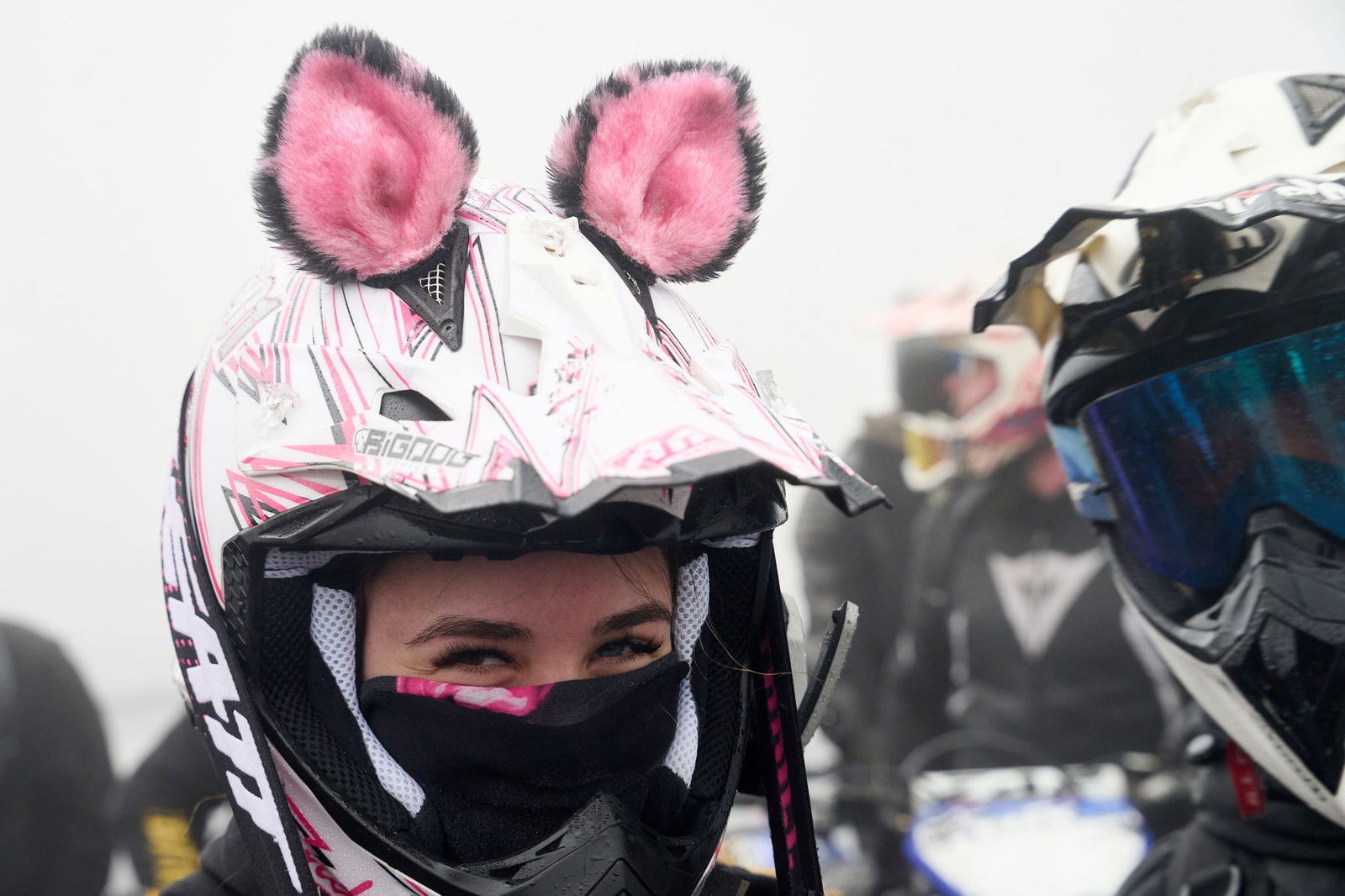 In Foren schwärmen Biker aus ganz Deutschland von der Fahrt durch kurvenreiche Wälder auf guter Straße in Rheinland-Pfalz. (Archivfoto)