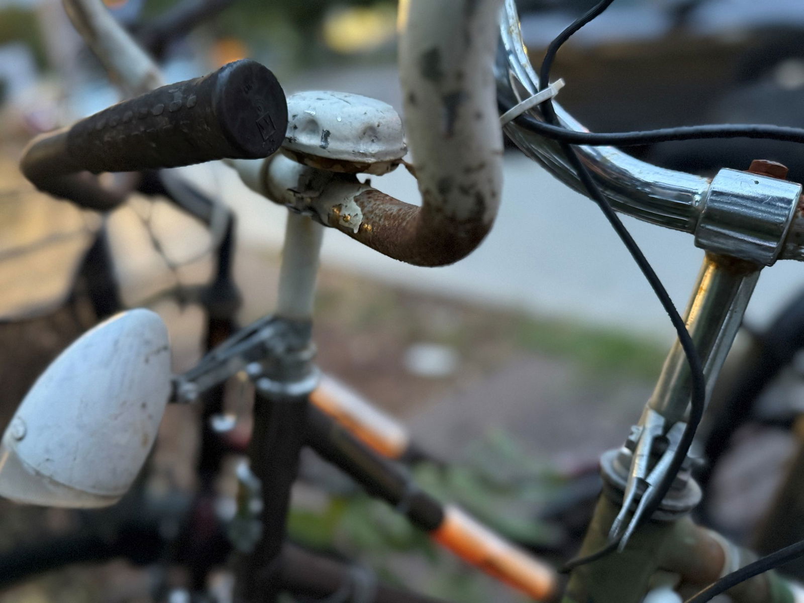 Allein in Karlsruhe sind im vergangenen Jahr bis zu 2000 Schrottfahrräder eingesammelt worden.