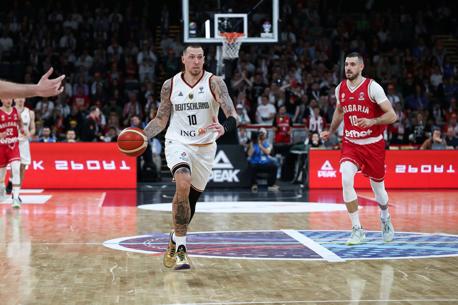 Daniel Theis will beim Supercup in München wieder dabei sein.