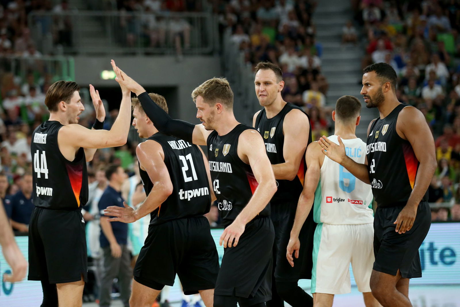 Deutschlands Basketballer hatten im ersten Test Grund zum Jubeln.