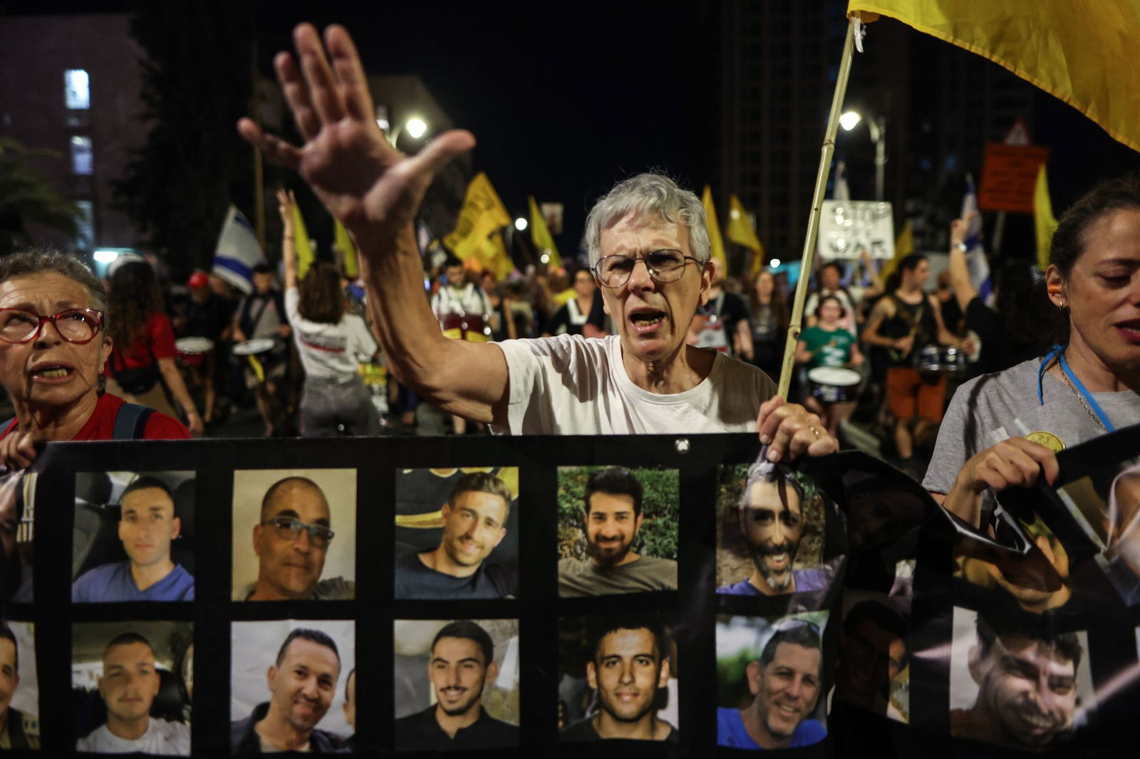 Angehörige der Geiseln befürchten im Einfall einer Offensive gegen die Stadt Gaza das Schlimmste.  