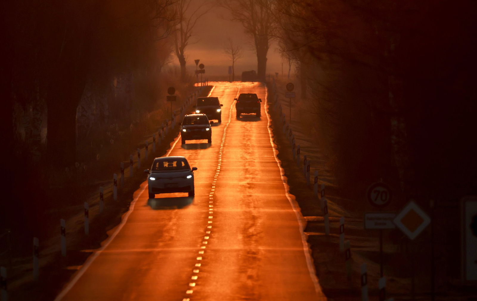 Viele Menschen im Südwesten pendeln auch mit dem Auto. (Symbolbild)