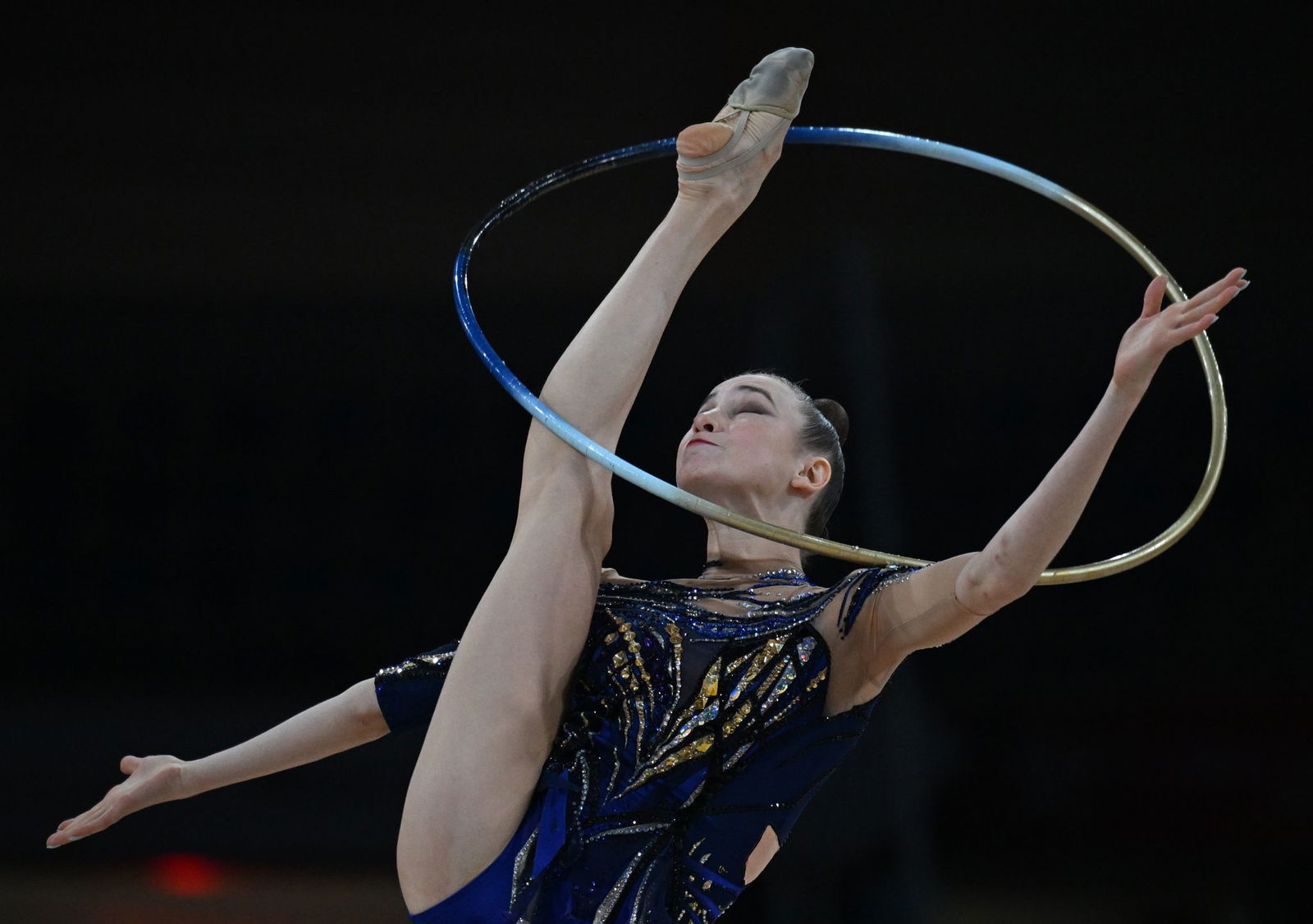 Virtuos mit dem Reifen: Darja Varfolomeev.