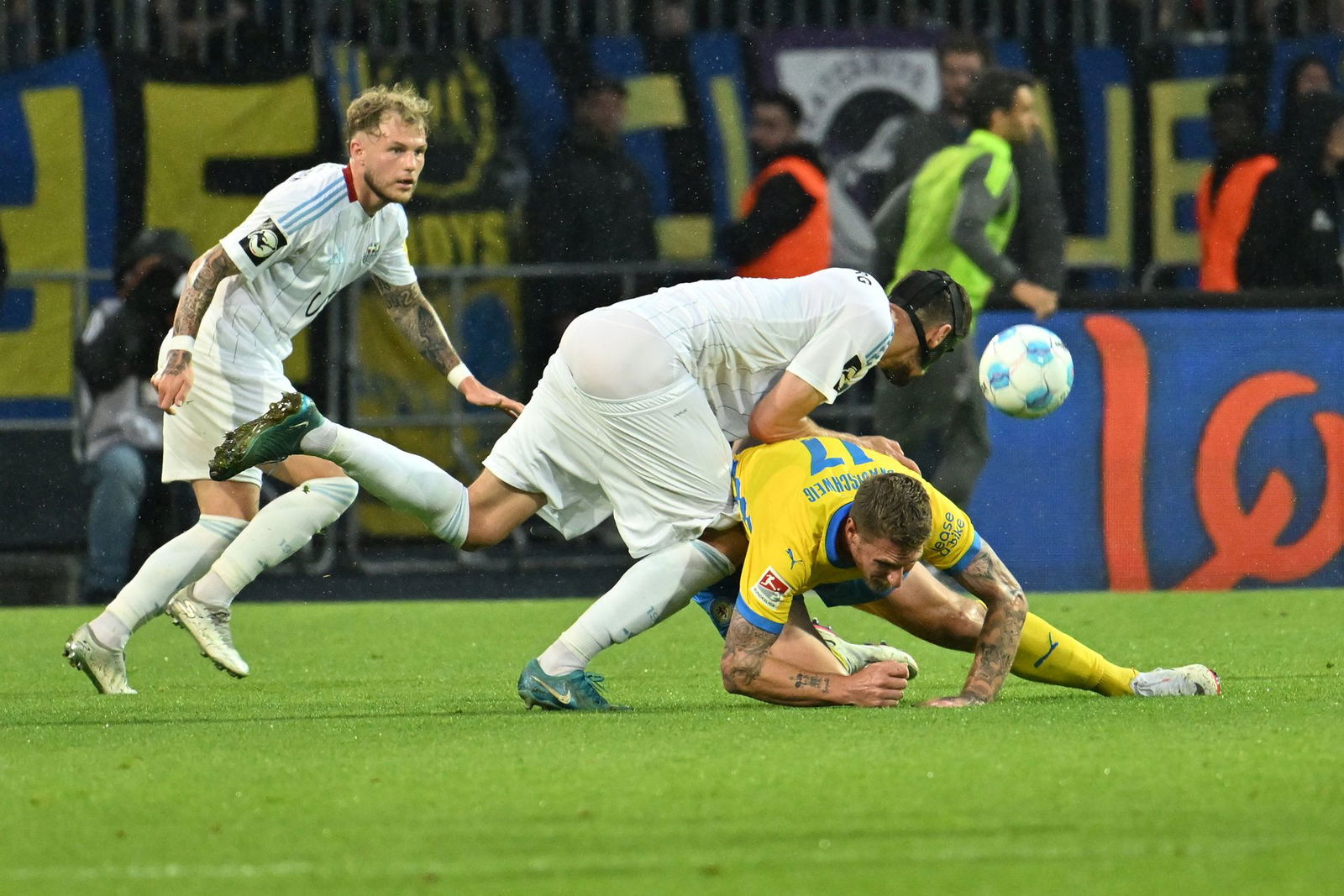 Sven Sonnenberg (M) ist neuer Kapitän in Saarbrücken. 