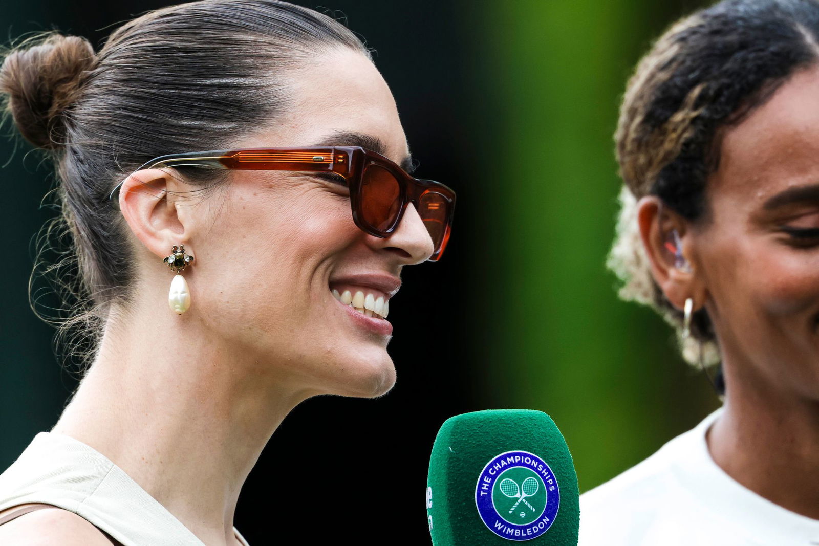 Die frühere Top-Ten-Spielerin Andrea Petkovic begleitet das Tennisgeschehen als Expertin.