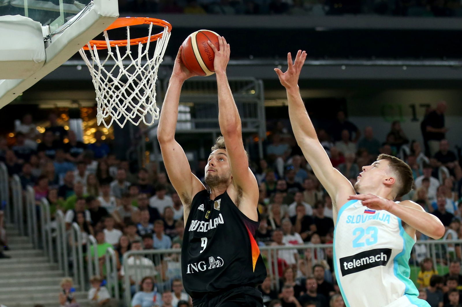 Franz Wagner und die deutschen Basketballer haben den ersten EM-Test gewonnen.