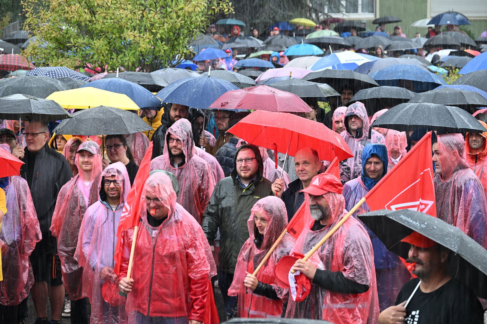 Im Regen forderten zuletzt Tausende ZF-Mitarbeiter einen Kurswechsel. 