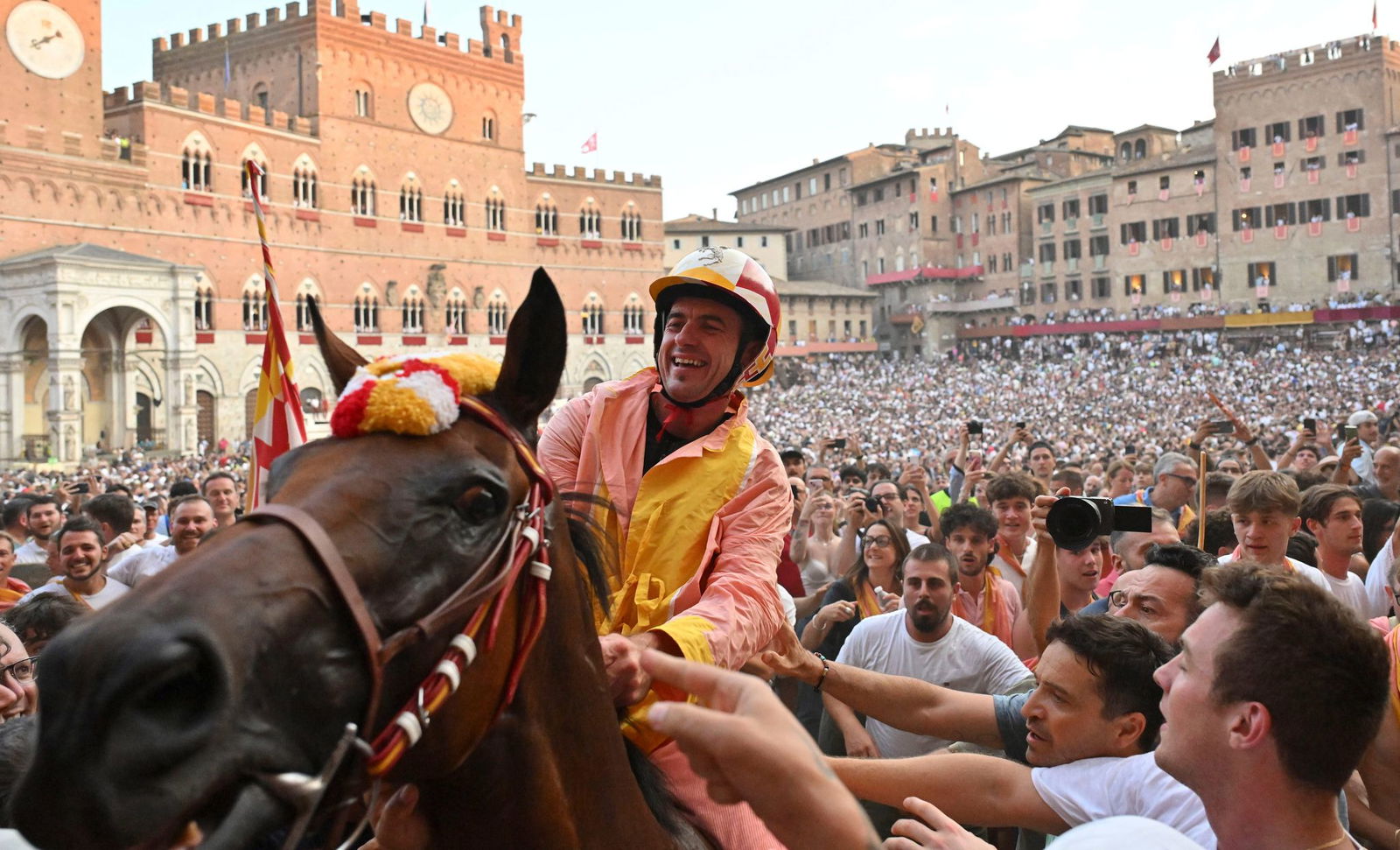 Das «Palio die Siena» ist ein traditionelles Pferderennen und gehört zu den berühmtesten historischen Ereignissen Italiens.