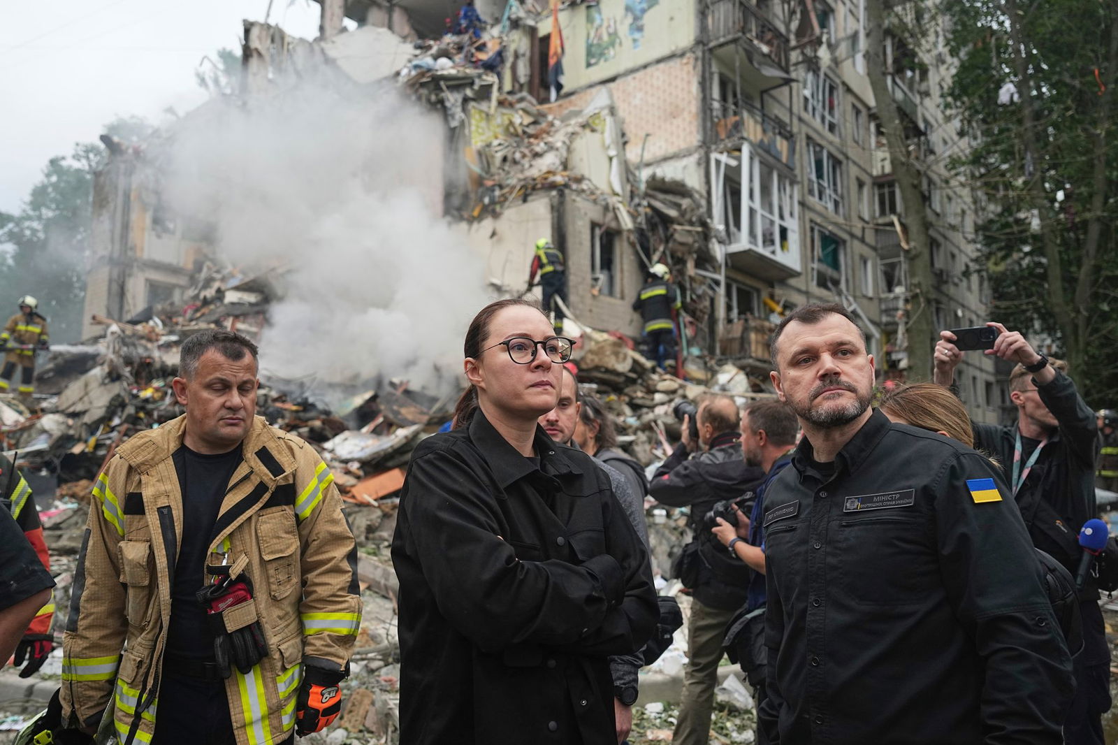 Ministerpräsidentin Swyrydenko macht sich ein Bild der Lage.