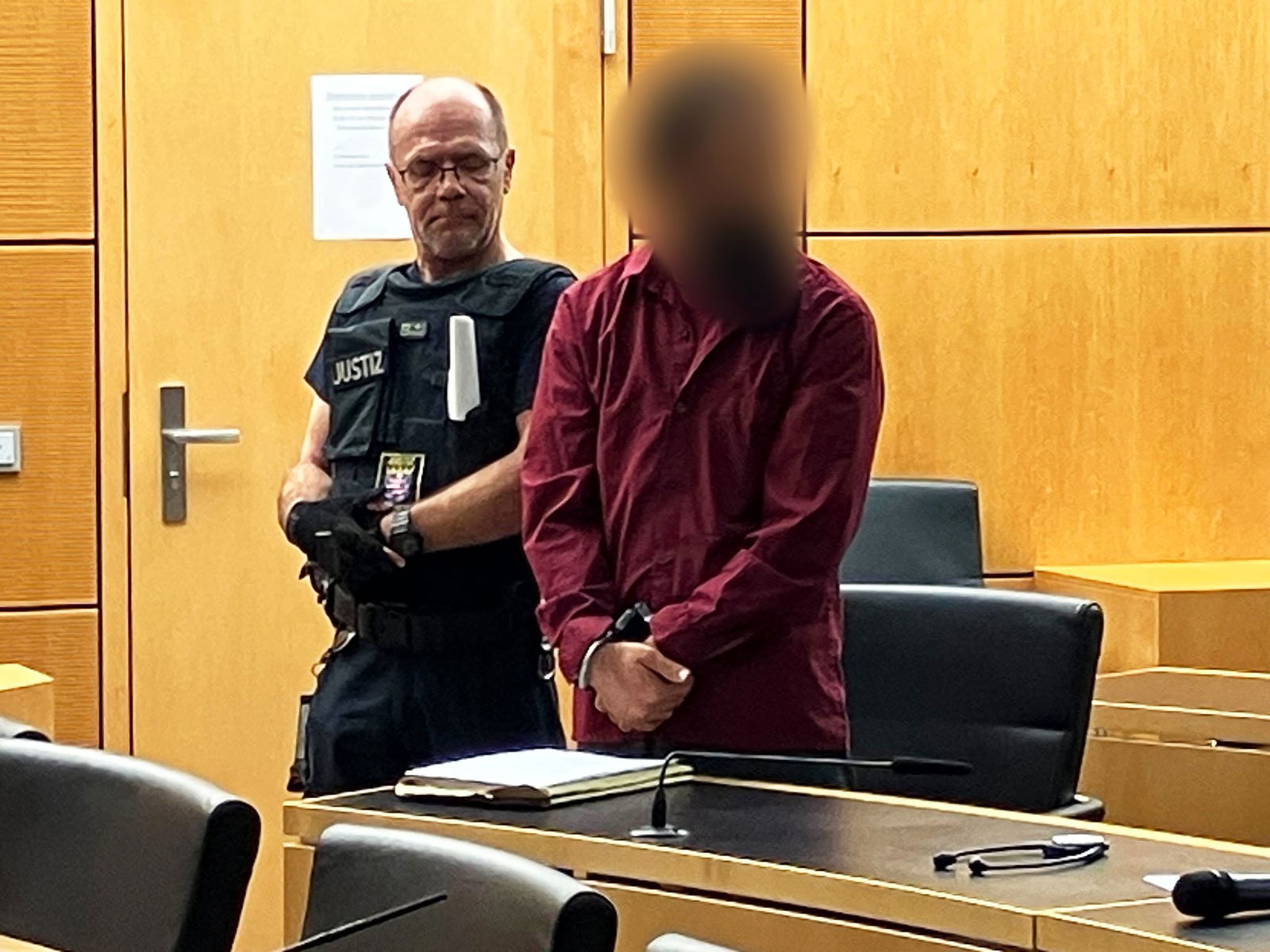 Wahid H. erklärt seine Unschuld. Zahlreiche Zeugen stützen die Sicht der Anklage. 