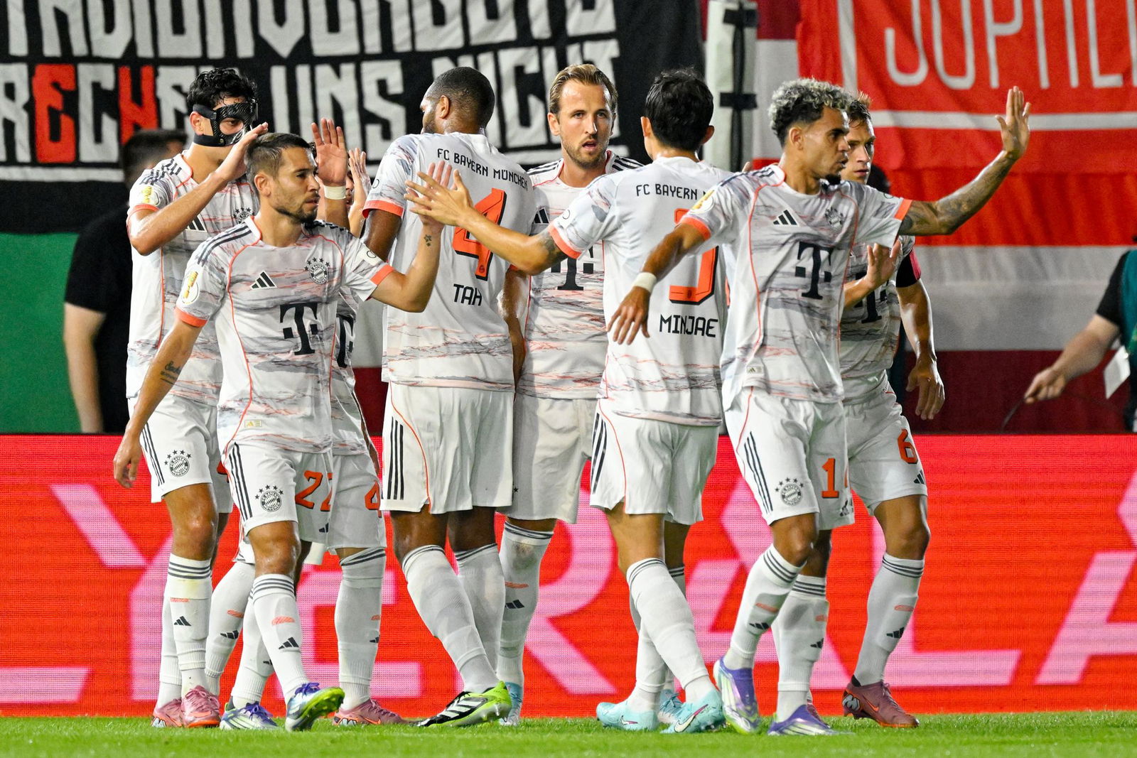 Der FC Bayern steht in der 2. Runde des DFB-Pokals.