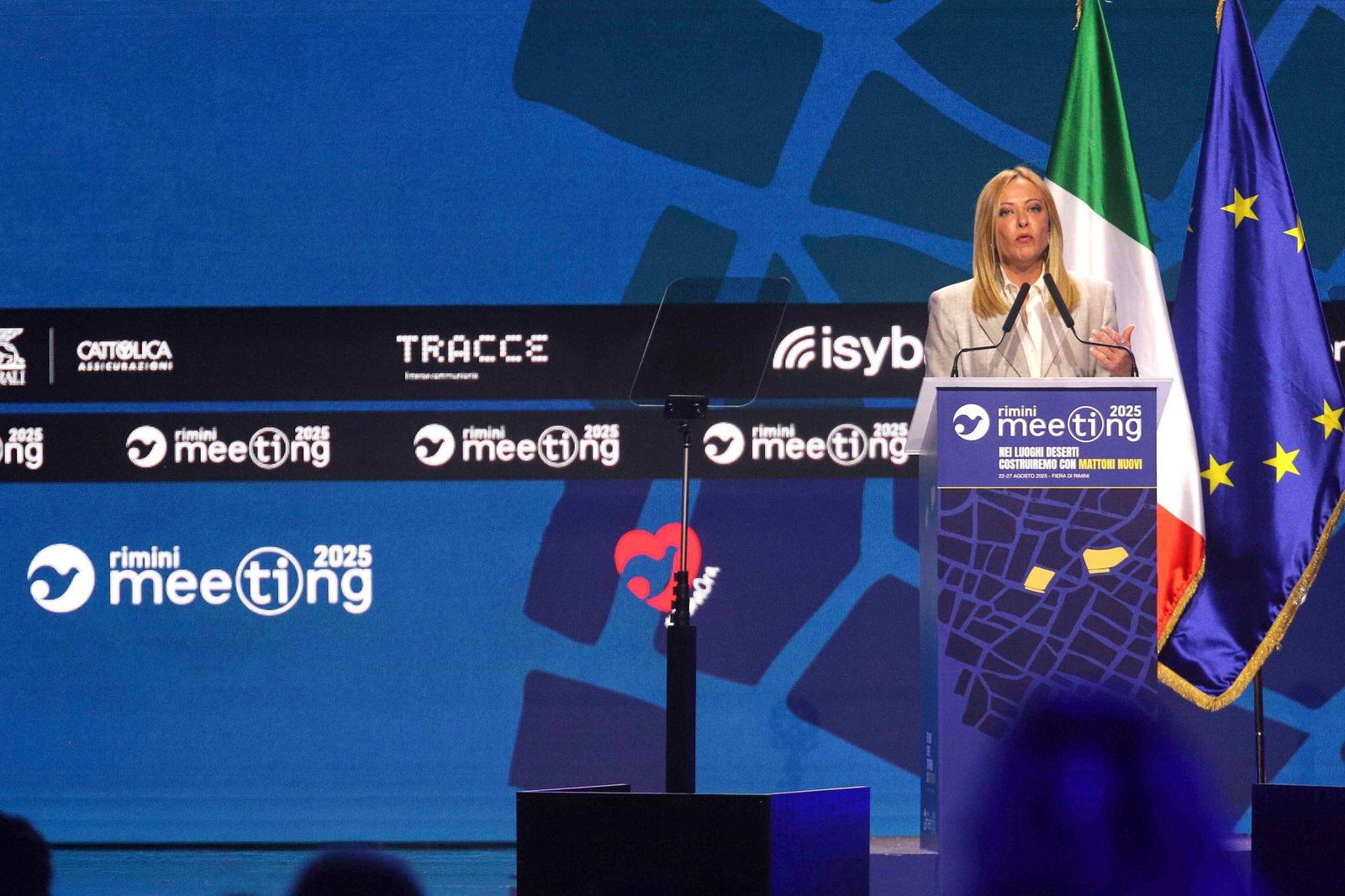 Meloni steht seit Oktober 2022 an der Spitze der rechten Dreier-Koalition in Italien. 