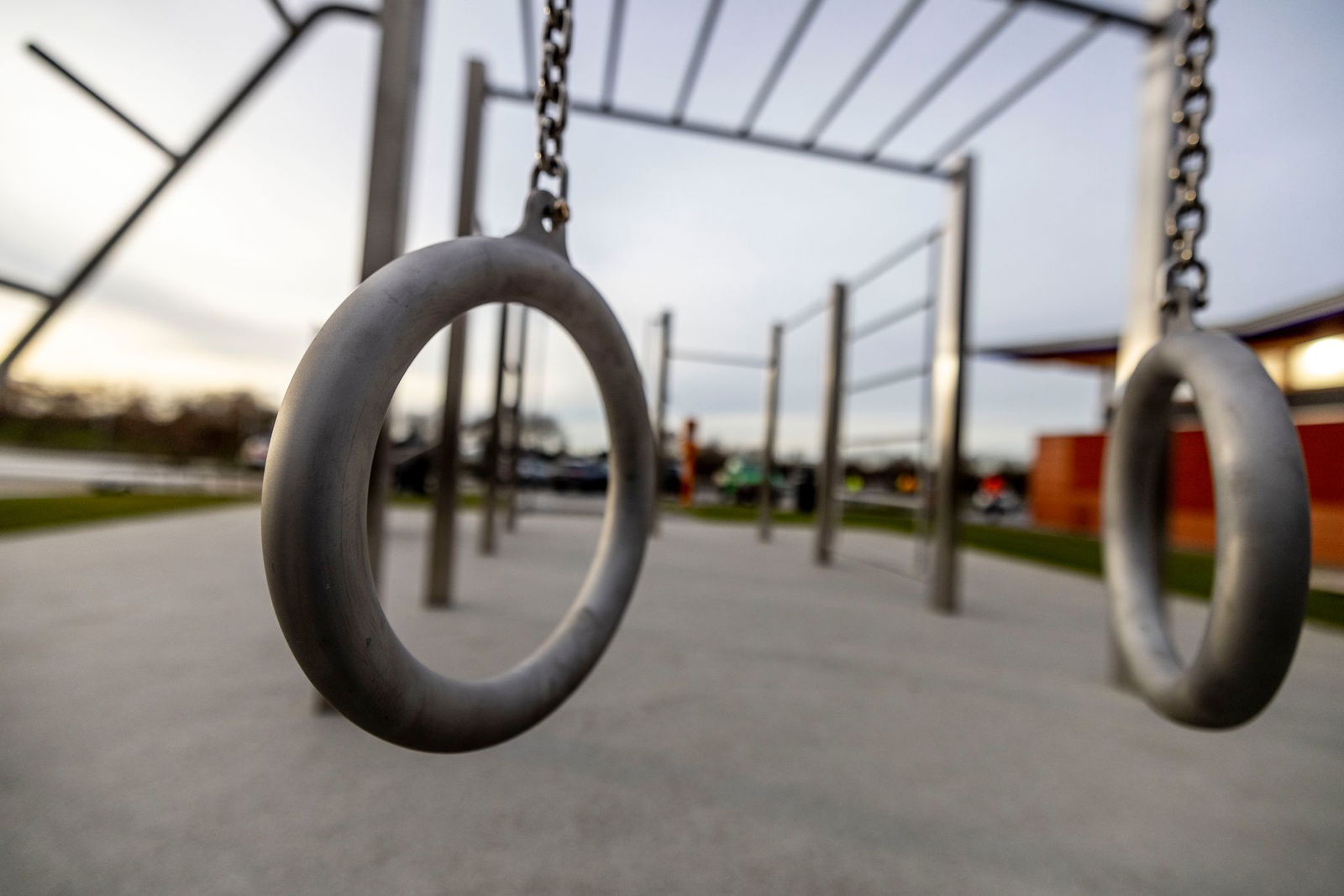 In der Nähe sogenannter Calisthenics-Anlagen in Karlsruhe kam es zu Angriffen. (Symbolbild)
