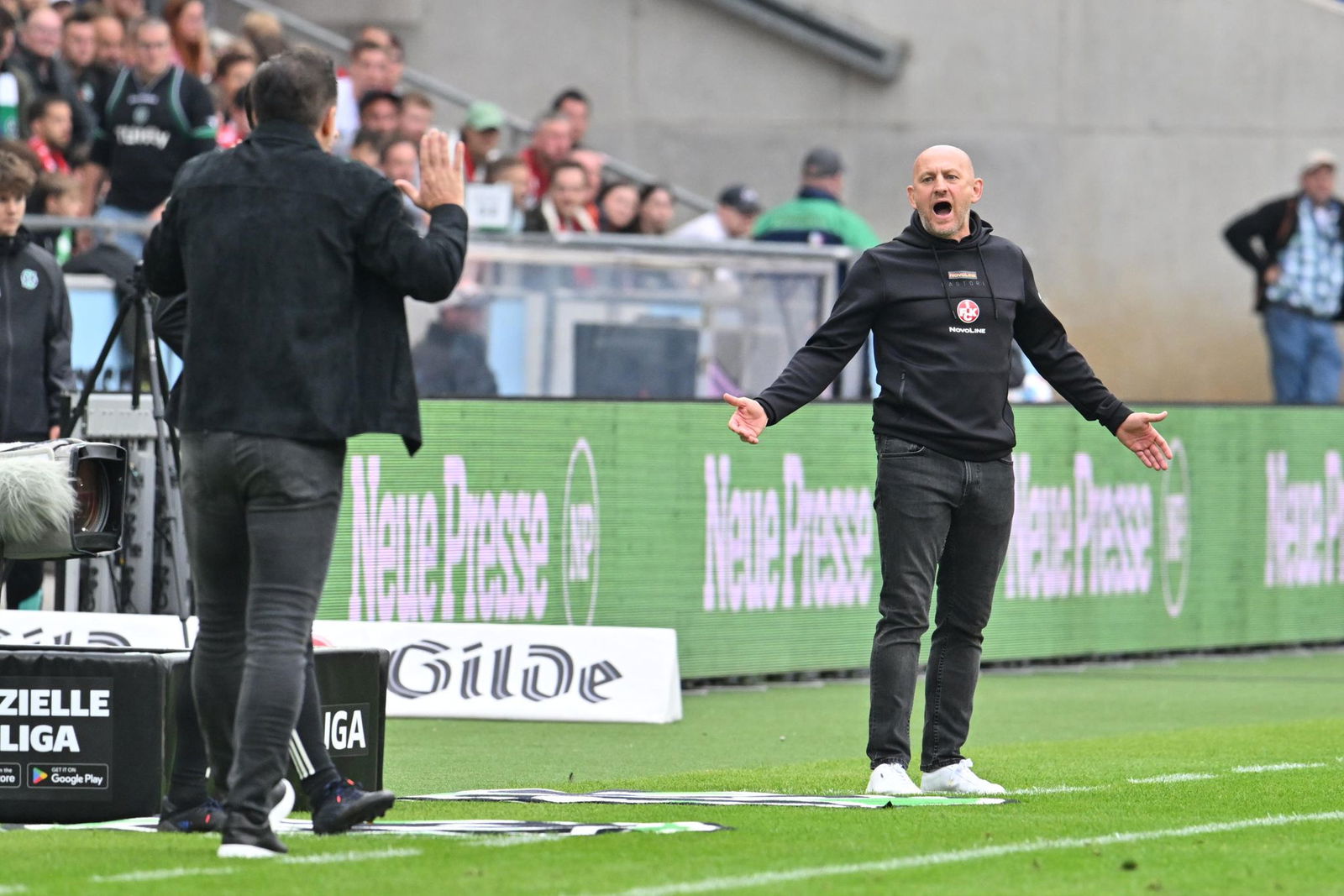 Torsten Lieberknecht und der 1. FC Kaiserslautern haben einen Fehlstart hingelegt.