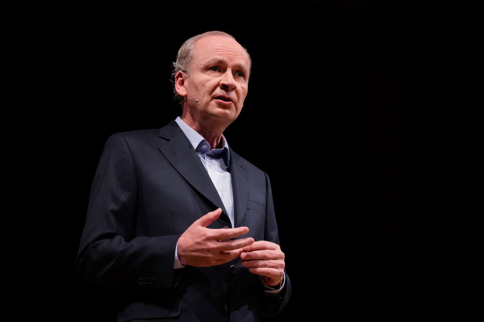 Der Bestsellerautor Ferdinand von Schirach erklärt, wie er zur Frage nach dem Sinn des Lebens steht. (Archivbild)