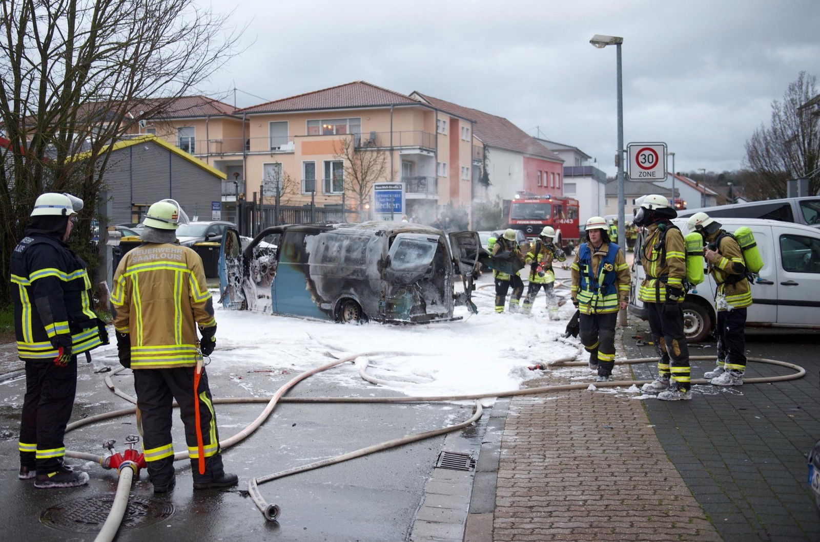 Zweieinhalb Jahre nach dem Überfall auf einen Geldtransporter in Saarlouis ermittelt die französische Justiz gegen 16 Tatverdächtige (Archivbild).